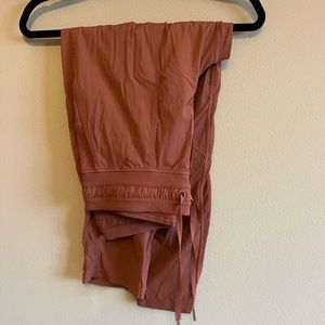 LULULEMON Dance Studio Mid-Rise Cropped Pant